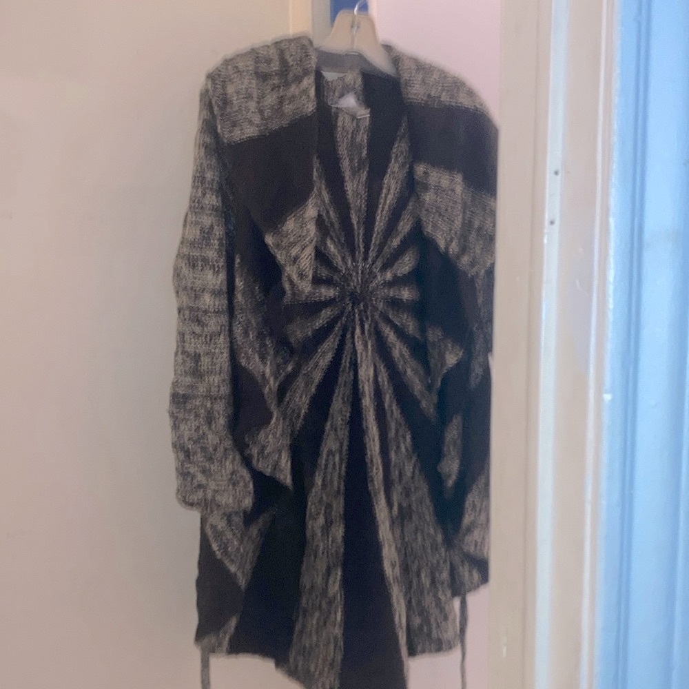 Stylish beige and brown sweater cardigan (wheel of fortune design), M